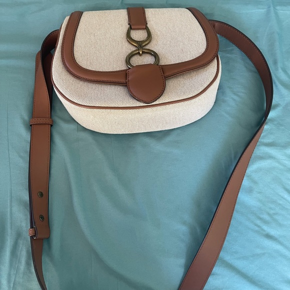 Ralph Lauren small shoulder strap bag. - Picture 3 of 3